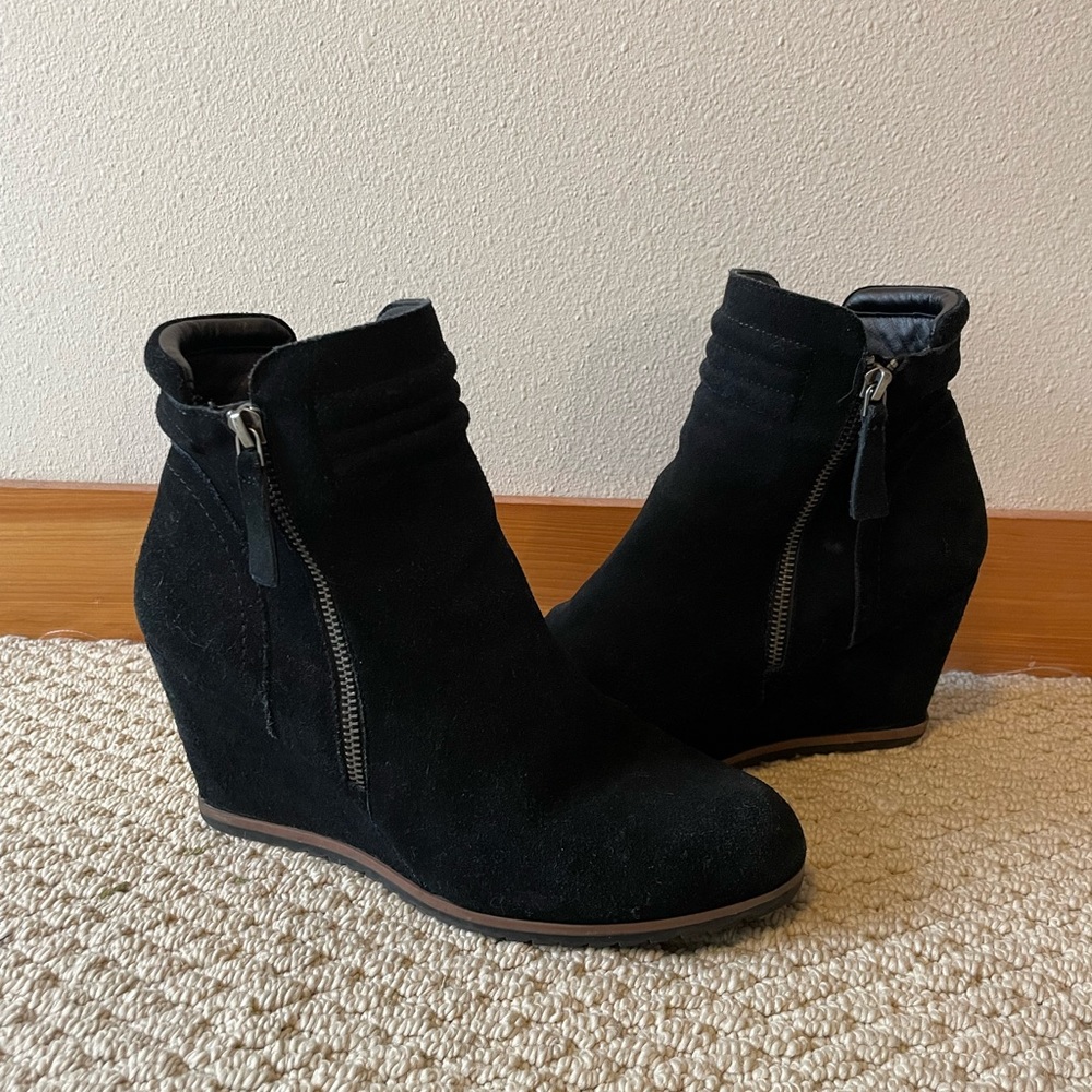 Crown Vintage leather wedge booties
